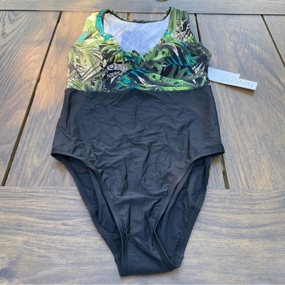 Beyond Control women’s bathing suit Abstraction Lopez Plunging V-Neck 10